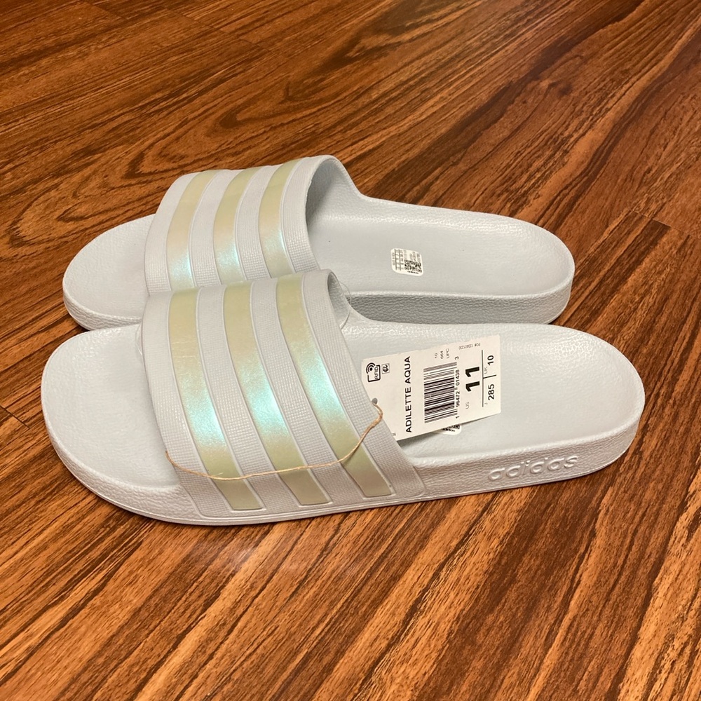 NWT Adidas Shoes Women's Adilette Aqua Slides
Color-Halo Blue - Picture 2 of 6